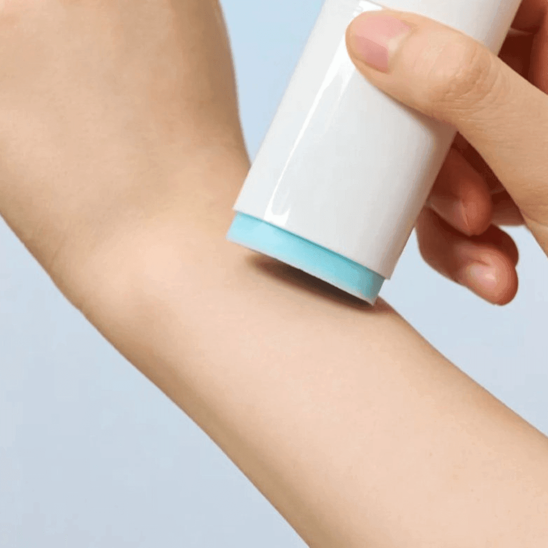 SKIN1004 Madagascar Centella Hyalu-Cica Silky-Fit Sun Stick 20g - WowDrops